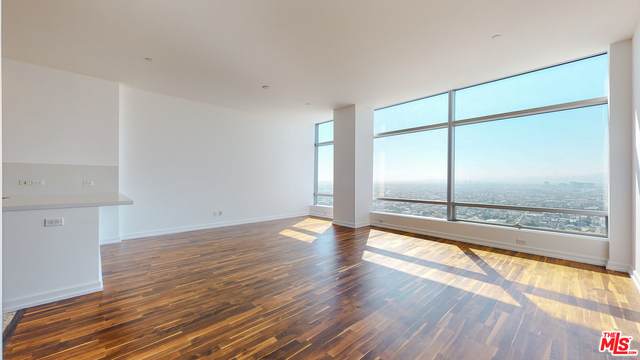 900 Olympic Blvd - Photo 1