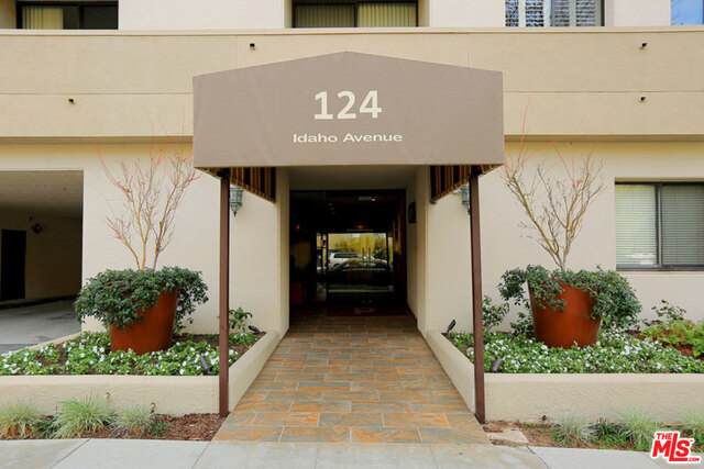 124 Idaho Ave - Photo 1