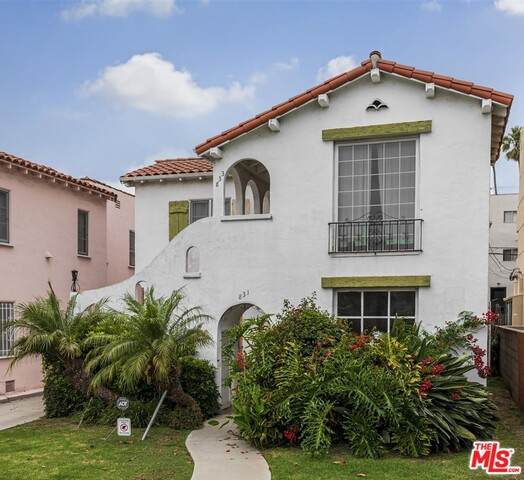 831 Shenandoah St - Photo 1