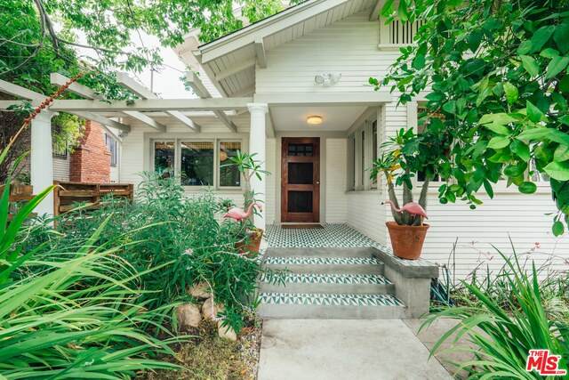 713 Avenue 53 - Photo 1