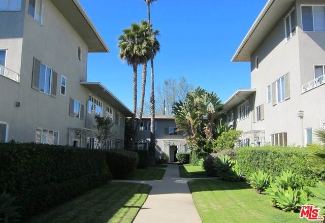 129 San Vicente Blvd - Photo 1