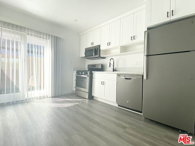 1321 Vine Ave - Photo 1