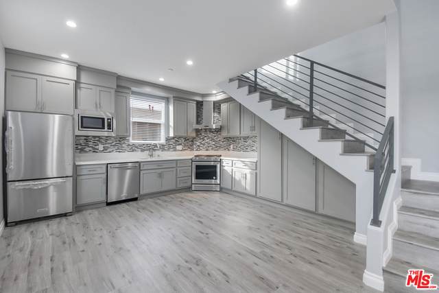 513 Oak St - Photo 1
