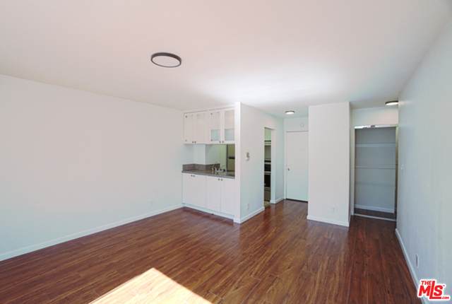 525 Ardmore Ave - Photo 1