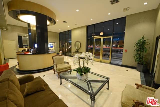 10535 Wilshire Blvd - Photo 1