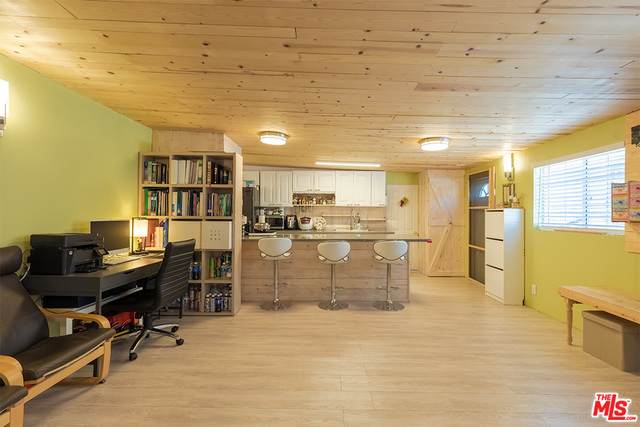 1675 11Th Pl - Photo 1