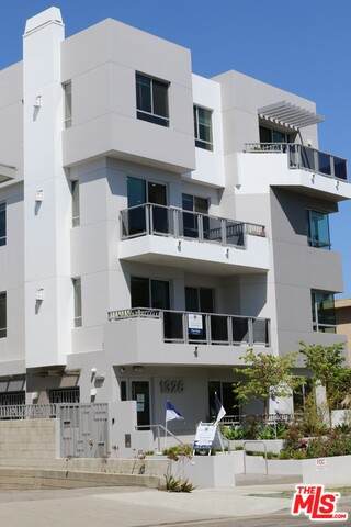 1326 Centinela Ave - Photo 1