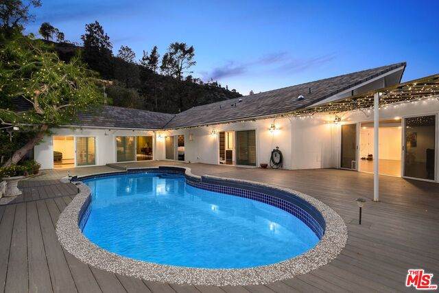 10656 Lindamere Dr - Photo 1