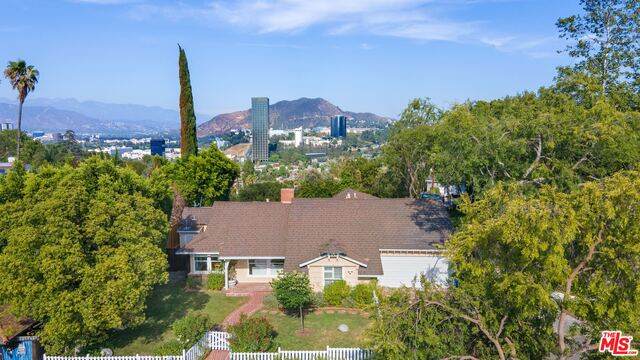 3710 Eureka Dr - Photo 1