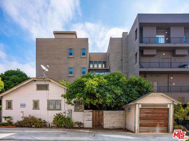 720 Arizona Ave - Photo 1