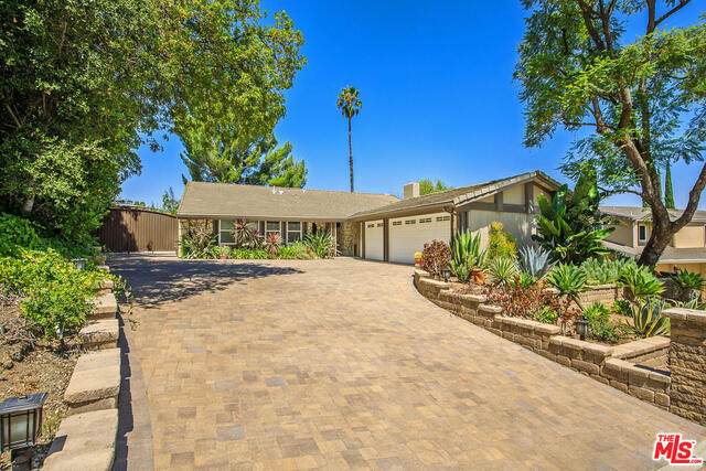 4523 Cezanne Ave - Photo 1