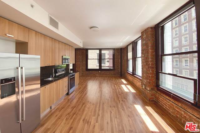 460 Spring St - Photo 1