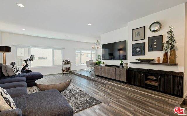 11820 Mayfield Ave - Photo 1