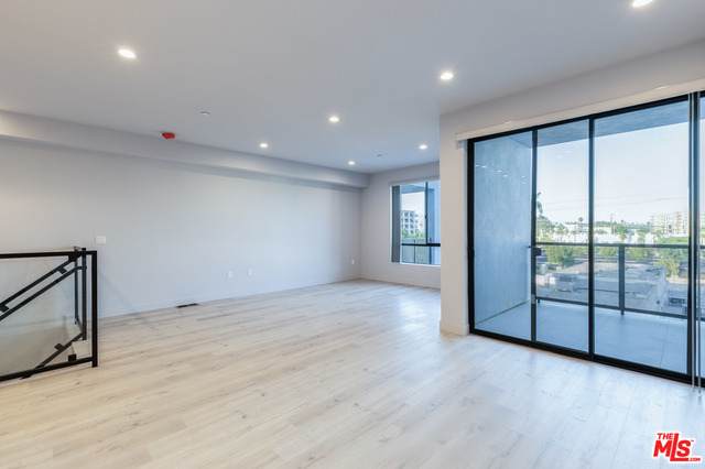 900 Wilcox - Photo 1