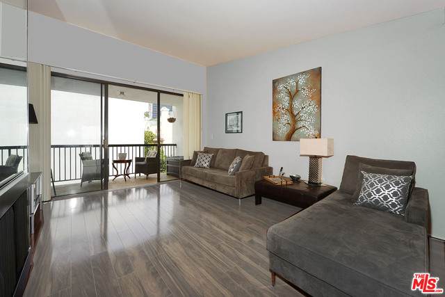 906 Doheny Dr - Photo 1