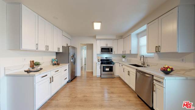 5008 Hazeltine Ave - Photo 1