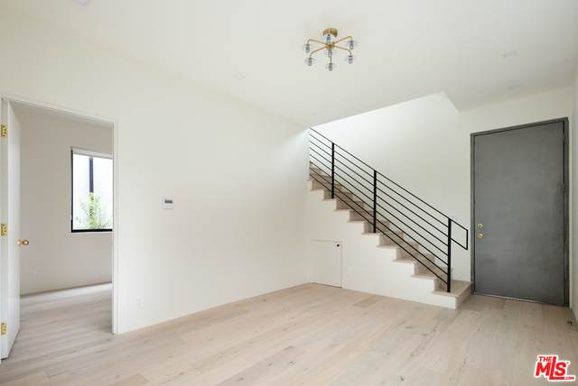 633 Palms Blvd - Photo 1