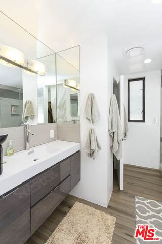 807 Warren Ave - Photo 1