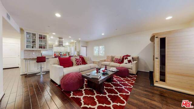 1629 Armacost Ave - Photo 1