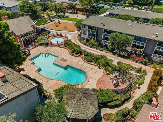 6515 Green Valley Cir - Photo 1