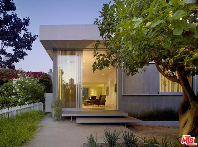 734 Nowita Pl - Photo 1