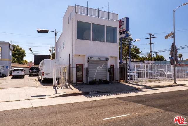 2513 Lincoln Blvd - Photo 1