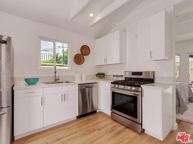 10750 Oregon Ave - Photo 1
