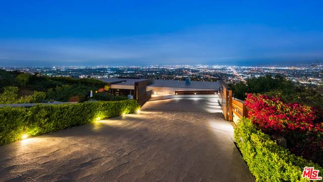 7863 Mulholland - Photo 1