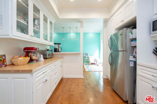 1049 16th St - Photo 1