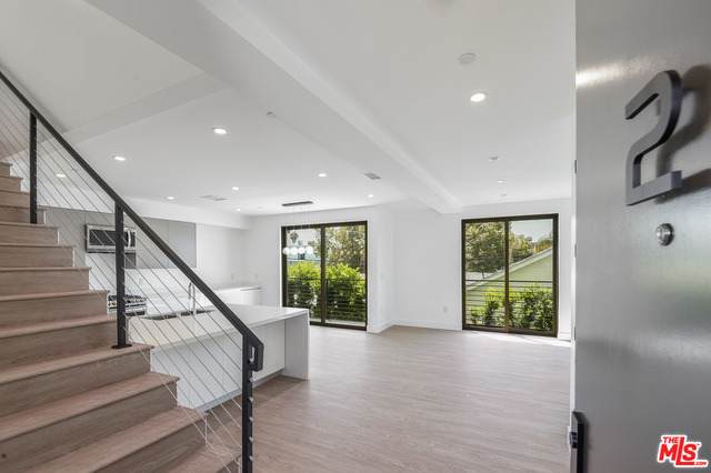1206 Sycamore Ave - Photo 1