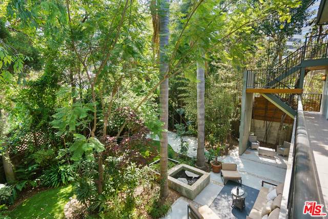 1156 Carmelina Ave - Photo 1