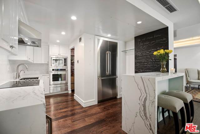10450 Wilshire Blvd - Photo 1