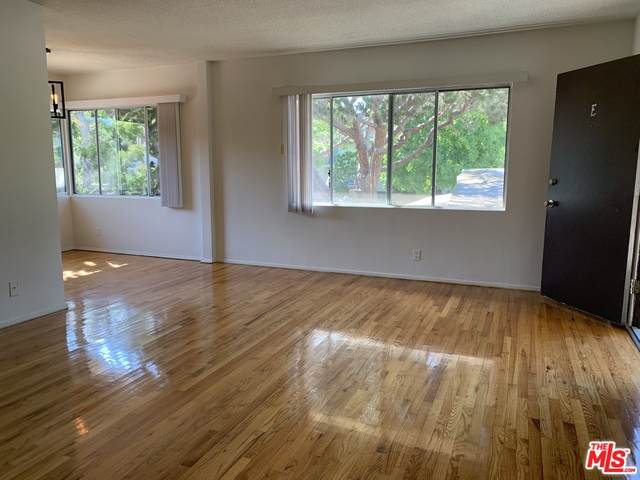 807 3rd St - Photo 1