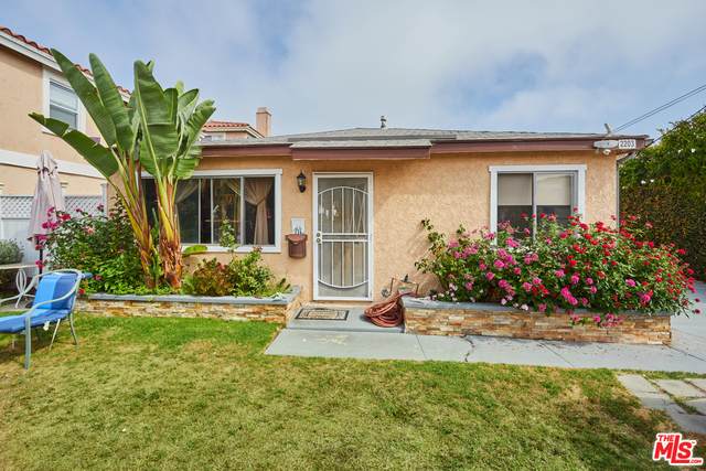 2203 Warfield Ave - Photo 1