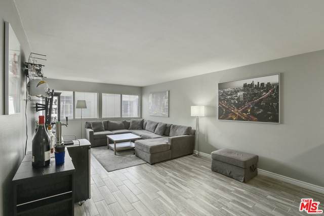 532 Rossmore Ave - Photo 1