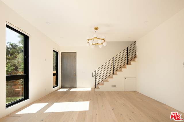 633 Palms Blvd - Photo 1
