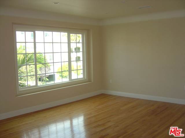 1415 Beverly Glen Blvd - Photo 1