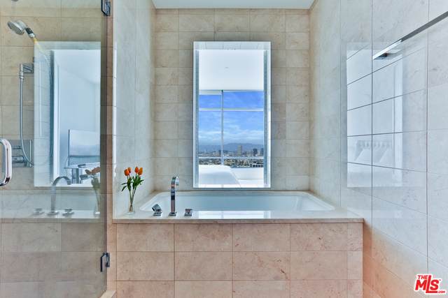 900 Olympic Blvd - Photo 1