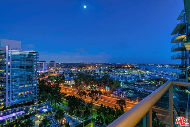 13700 Marina Pointe Dr - Photo 1