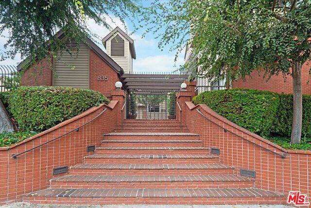 835 Lucerne Blvd - Photo 1