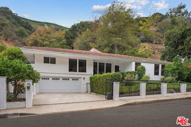 1553 Roscomare Rd - Photo 1