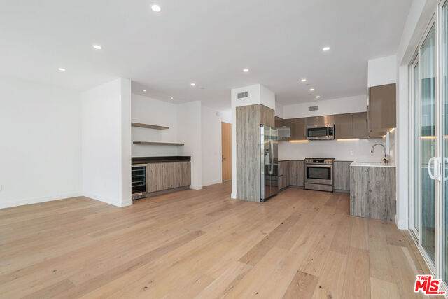 1367 Alta Vista Blvd - Photo 1