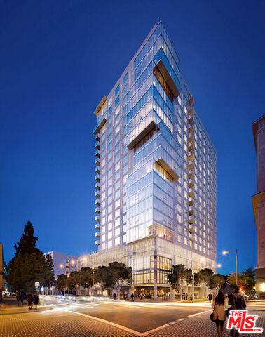 1050 Grand - Photo 1