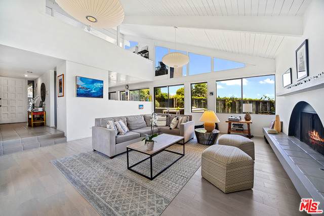 3525 Coast View Dr - Photo 1
