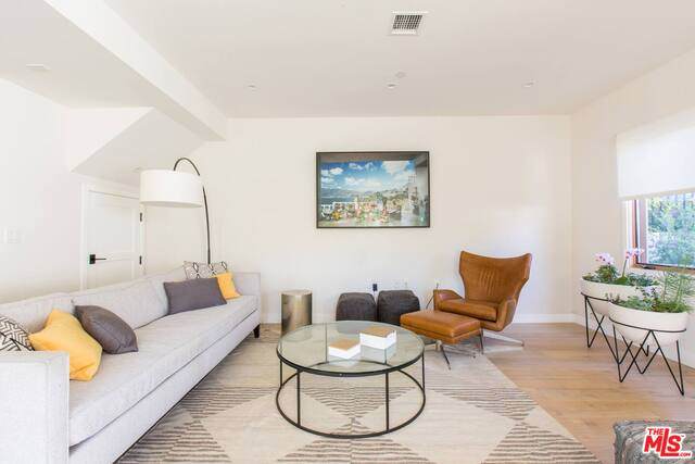 1319 Yale St - Photo 1
