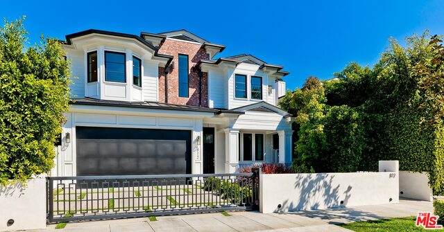 812 Stanley Ave - Photo 1