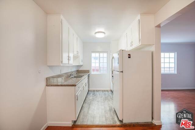 3740 Veteran Ave - Photo 1