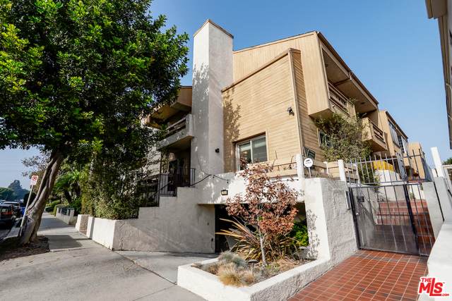 1742 Granville Ave - Photo 1