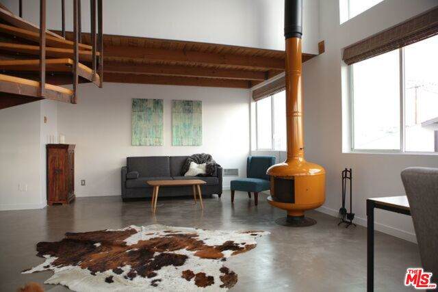 100 Venice Blvd - Photo 1