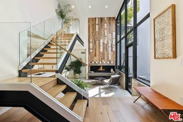 214 Venice Blvd - Photo 1